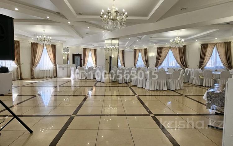 Дом · 4 комнаты · 500 м², Механизаторов 2Г — 5 магазин за 250 000 ₸ в Костанае — фото 2