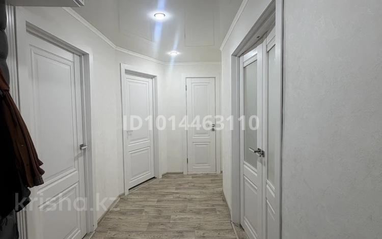 3-комнатная квартира · 63 м² · 3/5 этаж, мкр. Зачаганск пгт, 25-ой чапаевской дивизии за 20 млн ₸ в Уральске — фото 2