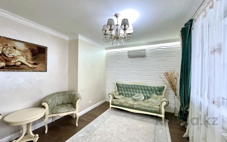 3-комнатная квартира · 64 м² · 10/18 этаж, Сарайшык 5/1 за 35.5 млн ₸ в Астане, Есильский р-н — фото 2