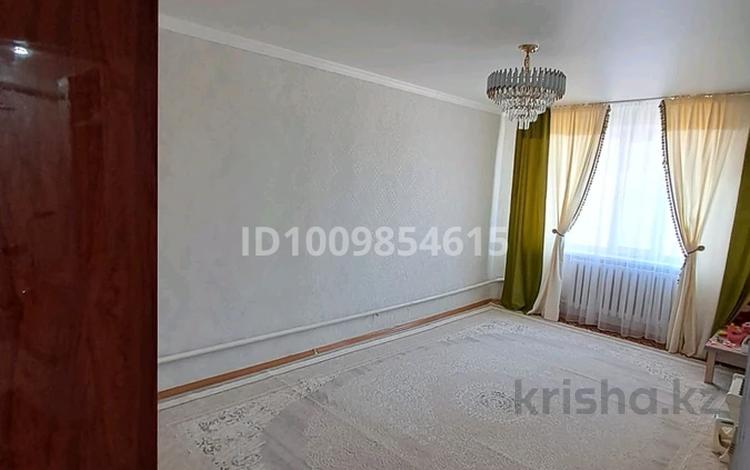 2-комнатная квартира · 45 м² · 5/5 этаж, 3 мкр 52 за 10 млн 〒 в Кульсары — фото 2