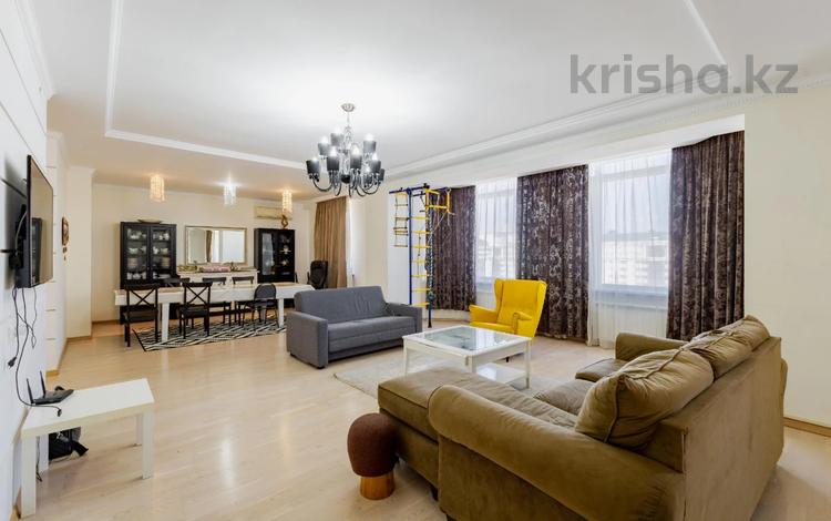 4-комнатная квартира · 209 м² · 11/13 этаж, Достык за 91 млн 〒 в Астане, Есильский р-н — фото 2