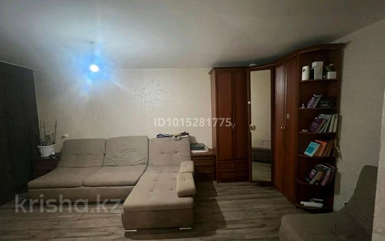 1-комнатная квартира · 32.4 м² · 4/5 этаж, мкр Новый Город, Ержанова 32 за 10.5 млн ₸ в Караганде, Казыбек би р-н — фото 2