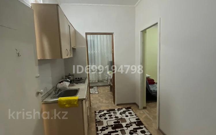 2-комнатная квартира · 36 м² · 4/9 этаж, мкр Аксай-1А 3 за 200 000 ₸ в Алматы, Ауэзовский р-н — фото 2