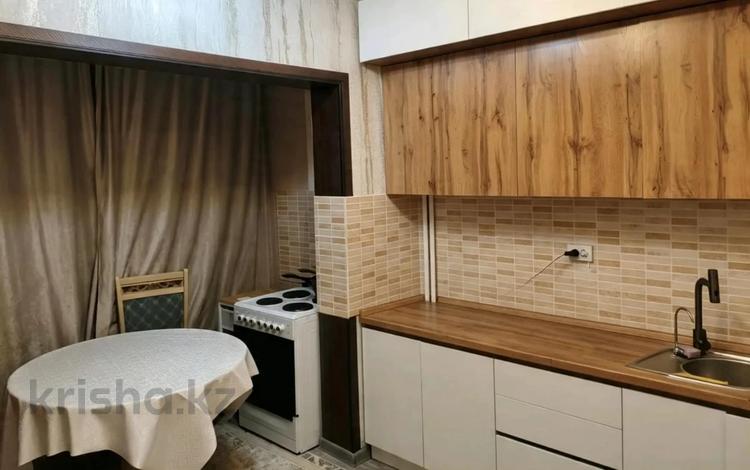 1-комнатная квартира · 43 м² · 1/5 этаж, мкр Айнабулак-3 за 27 млн ₸ в Алматы, Жетысуский р-н — фото 2