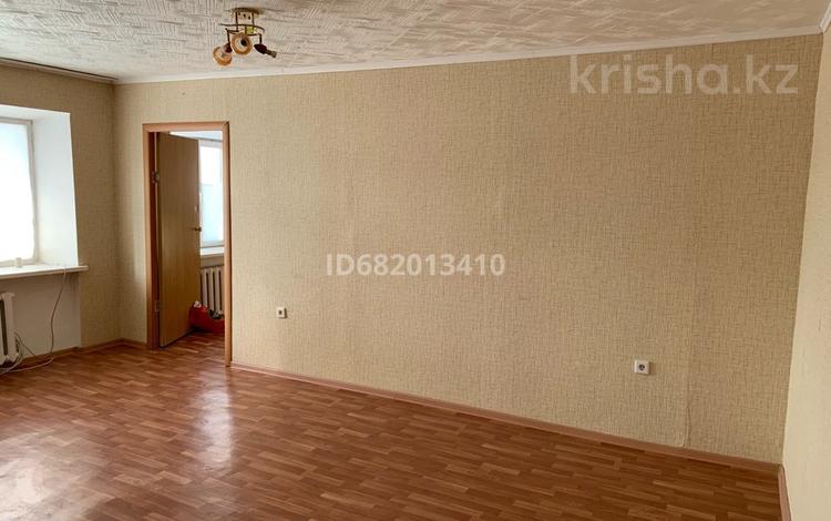 2-комнатная квартира, 45 м², 1 этаж, Абая 30 за 4.5 млн 〒 в Курчатове — фото 2
