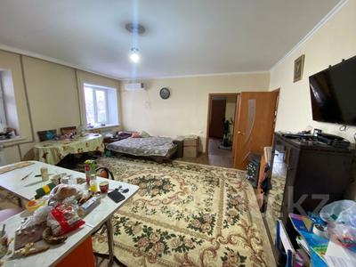 Продажа квартир в Западно-Казахстанской обл.: 3-комнатная квартира · 80 м² · 2/5 этаж, Абая 177/1 за 24 млн 〒 3-комнатная квартира · 80 м² · 2/5 этаж, Абая 177/1 за 24 млн 〒 в Уральске