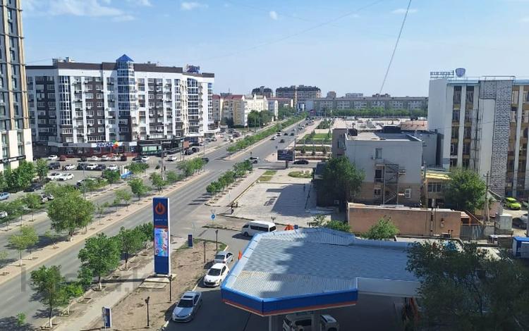 1-бөлмелі пәтер · 50 м² · 7/9 қабат, Жарбосынова 62, бағасы: 200 000 ₸ в Атырау — фото 2