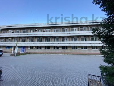 Офисы, бани, гостиницы и зоны отдыха, медцентры и аптеки · 2687 м² за 650 млн 〒 в Семее