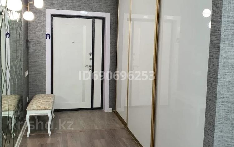 5-комнатная квартира · 170 м² · 2/12 этаж, 16-й мкр 57 за 70 млн 〒 в Актау — фото 2