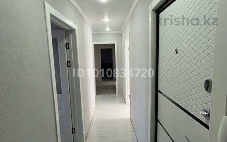 5-бөлмелі пәтер · 82.2 м² · 1/5 қабат, Майкудук, Мкр Восток-2 16, бағасы: 25.5 млн ₸ в Караганде, Алихана Бокейханова р-н — фото 2