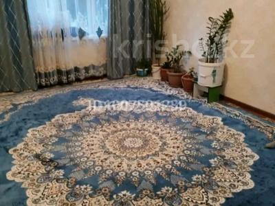 2-бөлмелі пәтер · 55 м² · 1/5 қабат, Рыскулова 55 — Мади магазин. 23/24 ші мектеп жақын., бағасы: 10 млн 〒 в Кентау