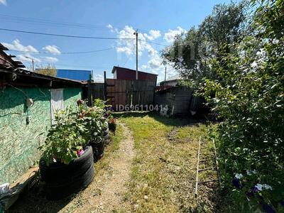 Отдельный дом · 2 комнаты · 40 м² · 5 сот., Ул.А.Матвеева 77 — Недалеко от моста,тихая улица,до центра города 10-15 мин.пешим шагом за 7 млн 〒 в Петропавловске