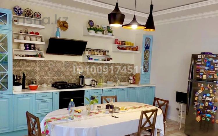 Жеке үй · 5 бөлме · 200 м² · 10 жүзд., Жаңа орда ш/а. 8/10 — Кенесары 8/10, бағасы: 80 млн ₸ в Уральске, мкр Жана Орда — фото 2