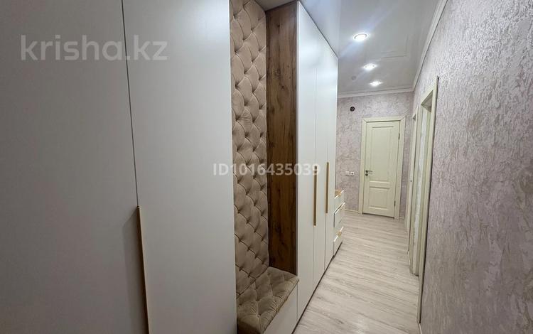 2-комнатная квартира · 56.4 м² · 1/5 этаж, мкр Нурсая, Мкрн Нурсая 70 за 220 000 ₸ в Атырау — фото 2
