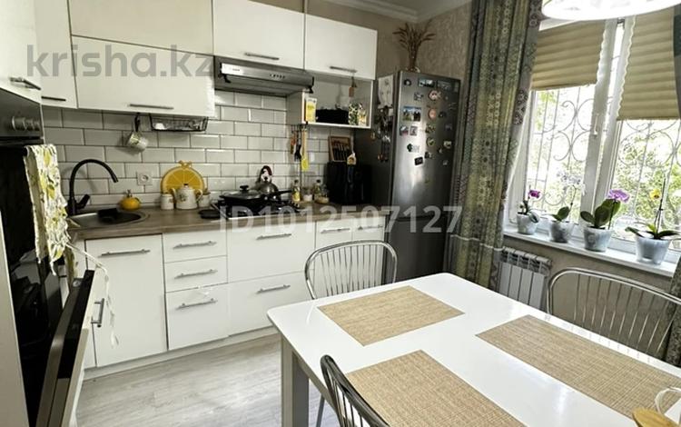 3-бөлмелі пәтер · 73.2 м² · 2/5 қабат, мкр Тастак-3 15 — И. Карима, бағасы: 57 млн ₸ в Алматы, Алмалинский р-н — фото 2