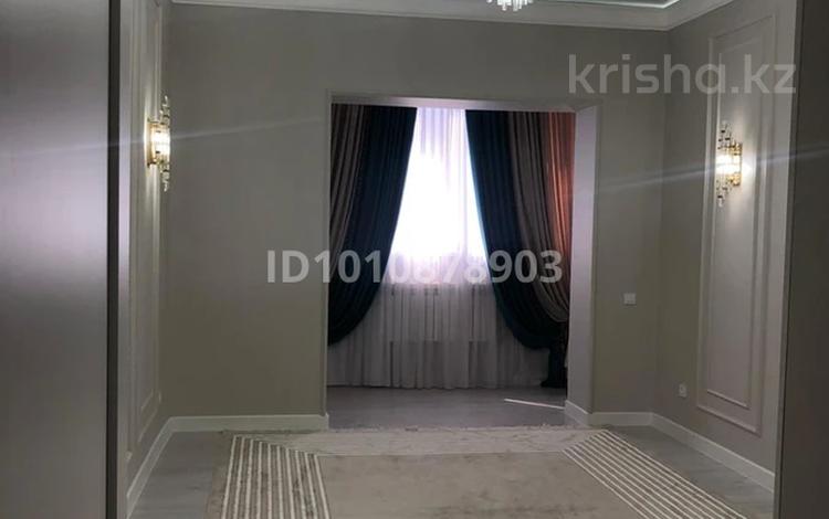 3-комнатная квартира · 107 м² · 6/6 этаж, 16-й мкр 28/1 за 180 000 ₸ в Актау — фото 2