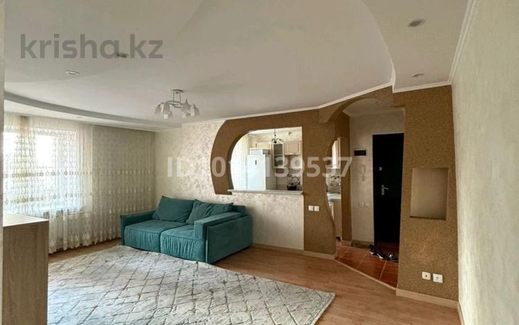 3-комнатная квартира · 60 м² · 5/10 этаж, Шакарима 12 за 16 000 ₸ в Семее — фото 2