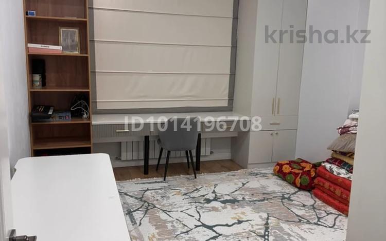 3-комнатная квартира · 90 м² · 12 этаж, Нажимеденова 23/1 за 400 000 ₸ в Астане, Сарайшык р-н — фото 2