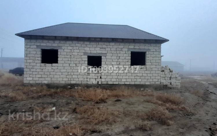 Отдельный дом · 2 комнаты · 42 м² · 8 сот., мкр Кайнар, 17 50 за 7 млн ₸ в Атырау — фото 2