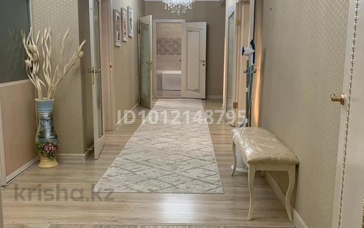 3-бөлмелі пәтер · 160 м² · 5/5 қабат, Мкр. Алтын орда 8к4, бағасы: ~ 49.9 млн ₸ в Актобе — фото 2