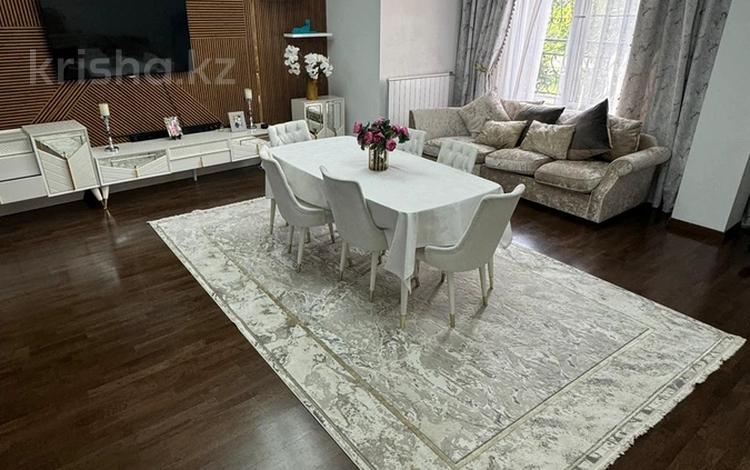3-комнатная квартира · 136 м² · 1/4 этаж, мкр Мирас 157 за 140 млн ₸ в Алматы, Бостандыкский р-н — фото 2