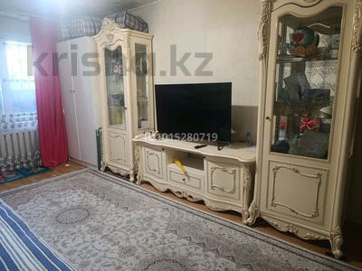 3-бөлмелі пәтер · 60 м² · 1/5 қабат, Гагарина 7 — Магазин нұрым, бағасы: 25 млн ₸ в 