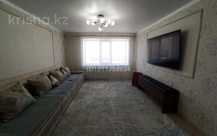 4-комнатная квартира · 80 м² · 6/6 этаж, мкр 8, проспект А. Молдагуловой 41 за 25 млн ₸ в Актобе — фото 2