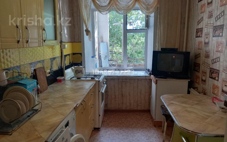 2 бөлме · 50 м² · 4/5 қабат, Михайловка ш/а., Крылова 42, бағасы: 100 000 ₸ в Караганде, Казыбек би р-н — фото 3