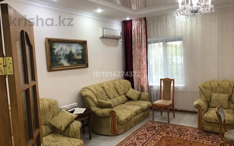 4-бөлмелі пәтер · 120 м² · 1/3 қабат, Хакимова 1 — Район Санатория Атырау, бағасы: 350 000 ₸ — фото 2