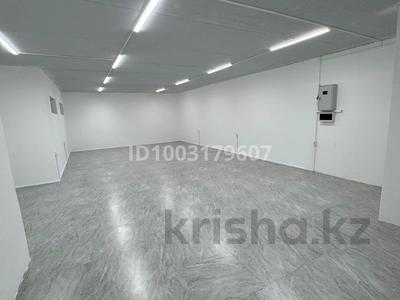 Офисы, склады, медцентры и аптеки, образование, кабинеты и рабочие места, студии · 70 м² за 380 000 ₸ в Астане, Нура р-н