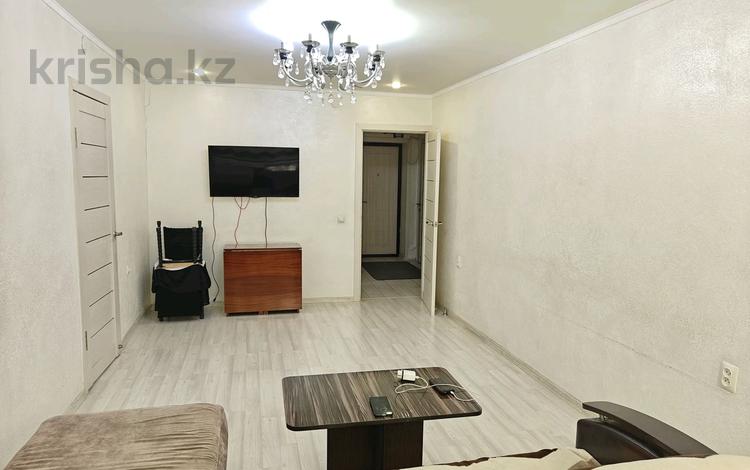 2-комнатная квартира · 45 м² · 1/4 этаж, 1-й мкр 28 за 150 000 ₸ в Актау — фото 2