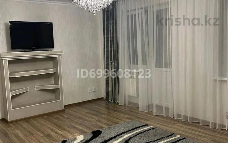 2-бөлмелі пәтер · 100 м² · ай сайын, Алии Молдагуловой 44, бағасы: 400 000 〒 в Актобе — фото 2