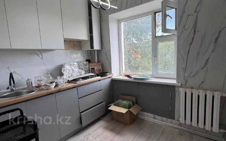 3-бөлмелі пәтер · 42.4 м² · 3/5 қабат, Ескі қала, айтеке би, бағасы: 9.2 млн ₸ в Актобе, Старый город — фото 2