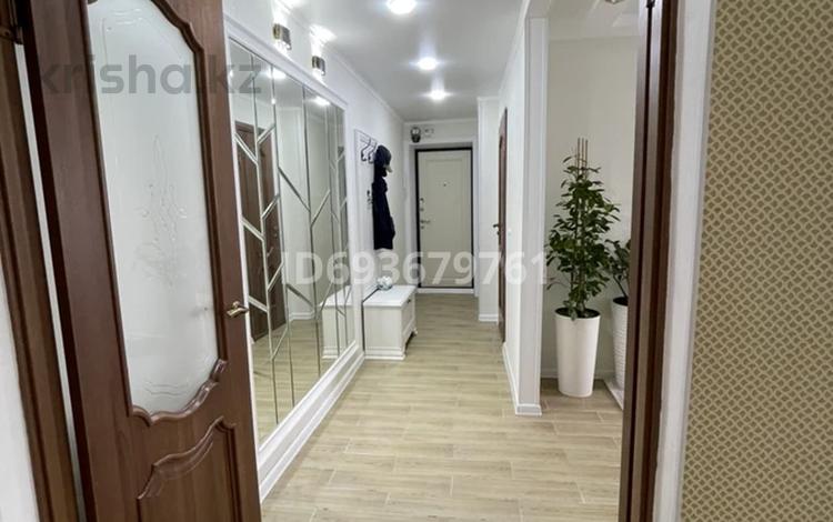 3-комнатная квартира, 63 м², 3/5 этаж, Гурбы 99 за 25 млн 〒 в Сатпаев — фото 2
