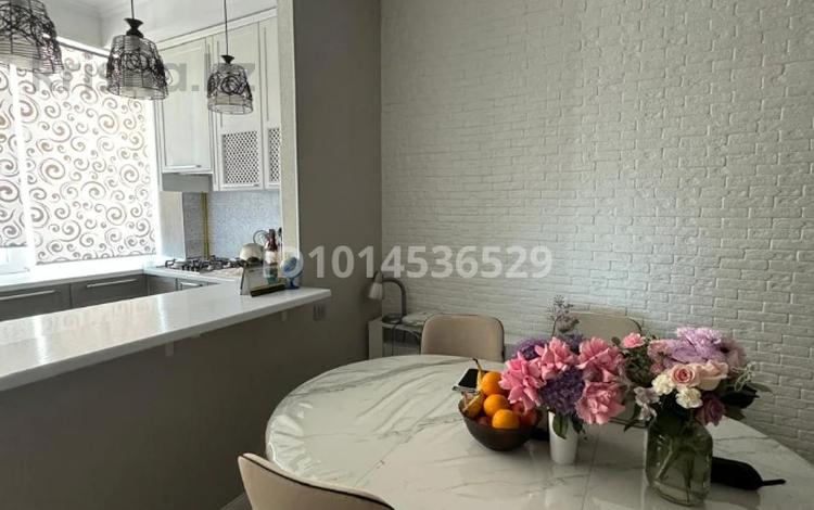 1-комнатная квартира · 56 м² · 2/10 этаж, 16-й мкр 56 за 200 000 ₸ в Актау — фото 2