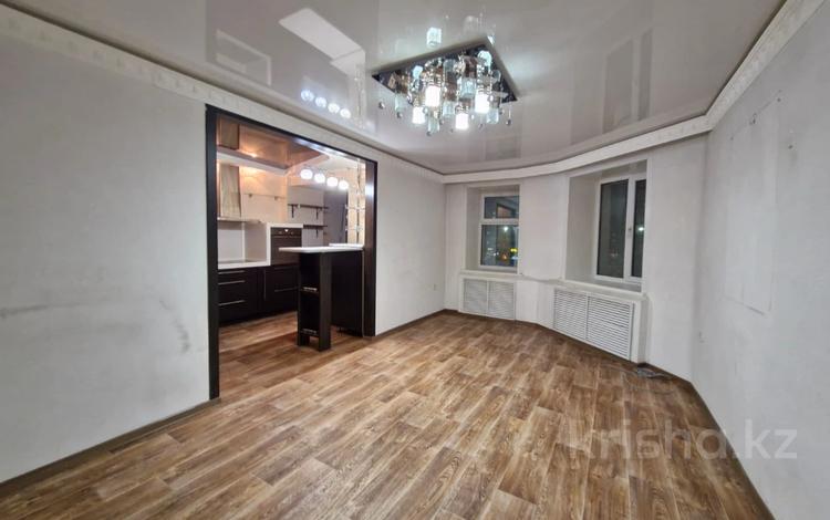 3-бөлмелі пәтер · 77.1 м² · 3/10 қабат, проспект Нурсултана Назарбаева 20/1 — Каирбаева, бағасы: 33 млн ₸ в Павлодаре — фото 3