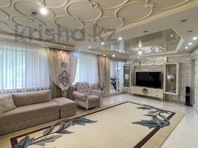 4-комнатная квартира · 204 м² · 5/5 этаж, мкр Новый Город, Лободы 24 за 1 млн ₸ в Караганде, Казыбек би р-н