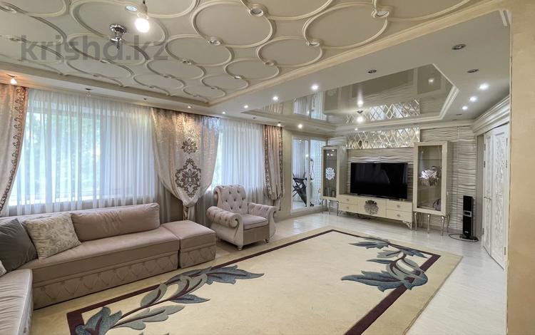 4-комнатная квартира · 204 м² · 5/5 этаж, мкр Новый Город, Лободы 24 за 1 млн ₸ в Караганде, Казыбек би р-н — фото 2
