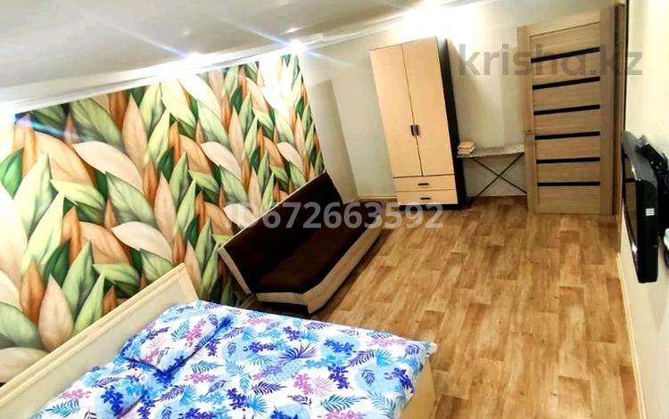 1-комнатная квартира · 35 м² · 2/5 этаж, Толстого — Айтеева за 9 000 ₸ в Уральске — фото 20