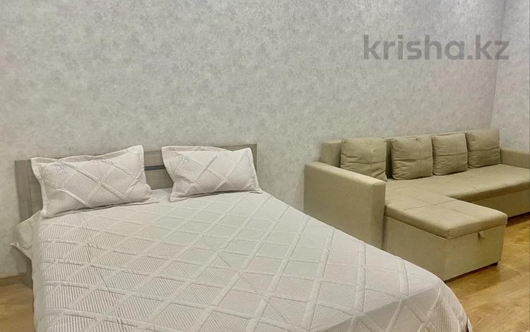 2-комнатная квартира · 55 м² · 1/9 этаж, мкр Юго-Восток, Муканова 49/10 — Республики, Степной, Муканова за 2 000 ₸ в Караганде, Казыбек би р-н — фото 11