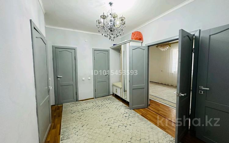 3-бөлмелі пәтер · 70 м² · 2/3 қабат, Ержигит Бозгулова 6 — Рядом с детской больницей, бағасы: 17 млн ₸ в  — фото 2