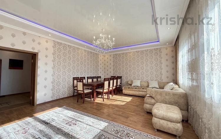 Отдельный дом · 5 комнат · 176 м² · 10 сот., Абылайхана за 42.5 млн 〒 в Косшы — фото 2