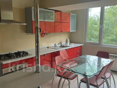 5-комнатная квартира · 100 м² · 2/5 этаж, Желтоксана — Абая за 600 000 〒 в Алматы, Алмалинский р-н