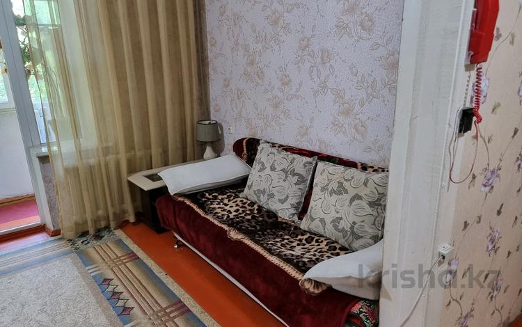2-комнатная квартира, 48 м², 3/4 этаж помесячно, Гагарина 124 за 130 000 〒 в Шымкенте, Абайский р-н — фото 2