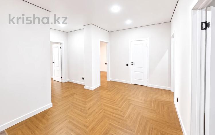 3-бөлмелі пәтер · 98 м² · 7/12 қабат, Максут Нарикбаев 8, бағасы: 57 млн ₸ в Астане — фото 2