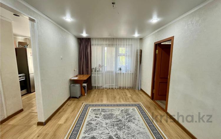 2-комнатная квартира · 45 м² · 2/5 этаж, Майкудук, 13й микрорайон Майкудук за 9.5 млн ₸ в Караганде, Алихана Бокейханова р-н — фото 2