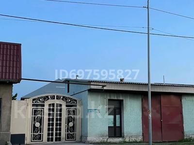 Отдельный дом · 6 комнат · 230 м² · 13 сот., Сураншы Батыр Залиния 43 — Напротив автозапчасти Эмин рядом магазина Жаксыбай Ата центральная ули за 55 млн 〒 в Аксукенте