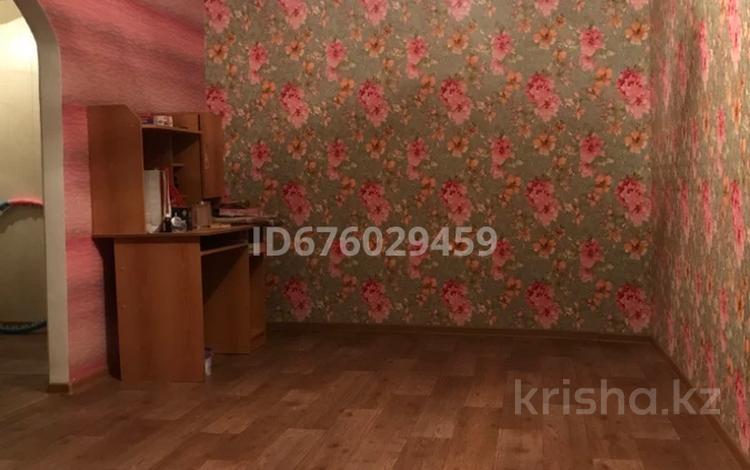 1-комнатная квартира, 30 м², 4/5 этаж помесячно, Ауэзова 168 за 100 000 〒 в Петропавловске — фото 2