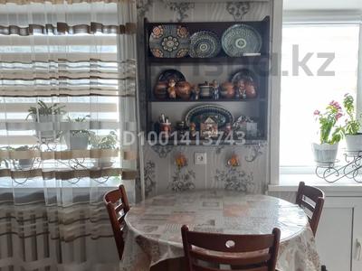 2-комнатная квартира · 43.9 м² · 4/4 этаж, Космонавтов 3 — Площадь, ЦОН, акимат. за 11 млн 〒 в Рудном