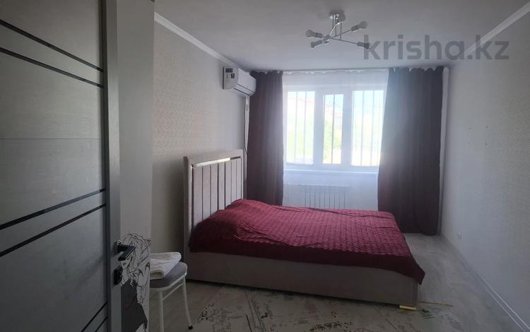 2-бөлмелі пәтер · 70 м² · 1/9 қабат, 12 ш/а. 52, бағасы: 15 000 ₸ в Актобе, мкр 12 — фото 2